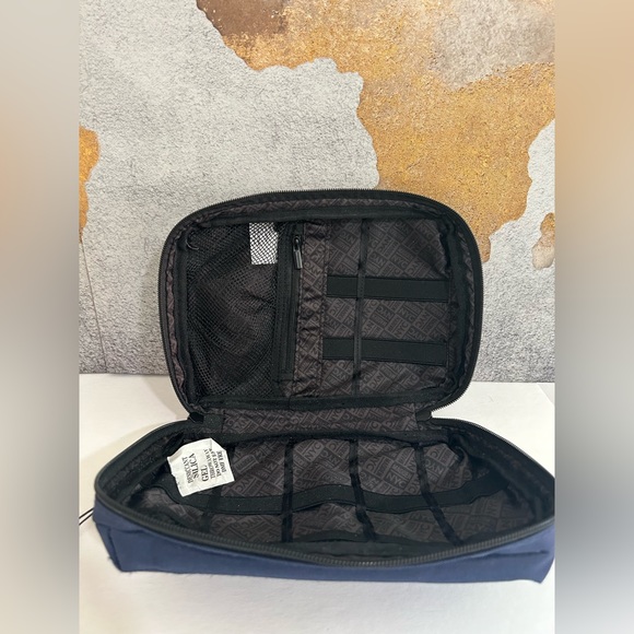 Madden Electronic Pouch - Picture 6 of 6